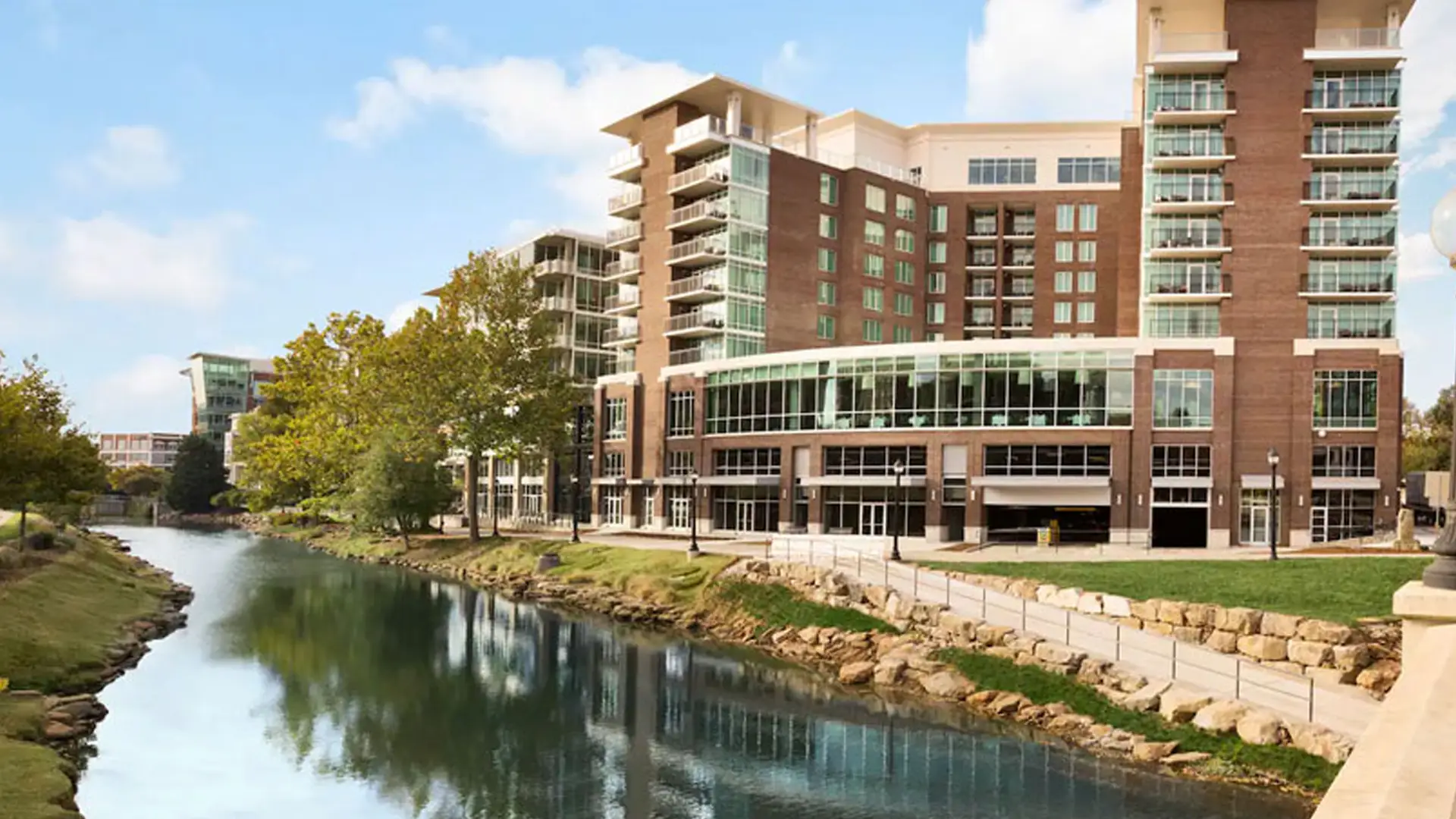 Embassy Suites Greenvill Downtown Riverplace