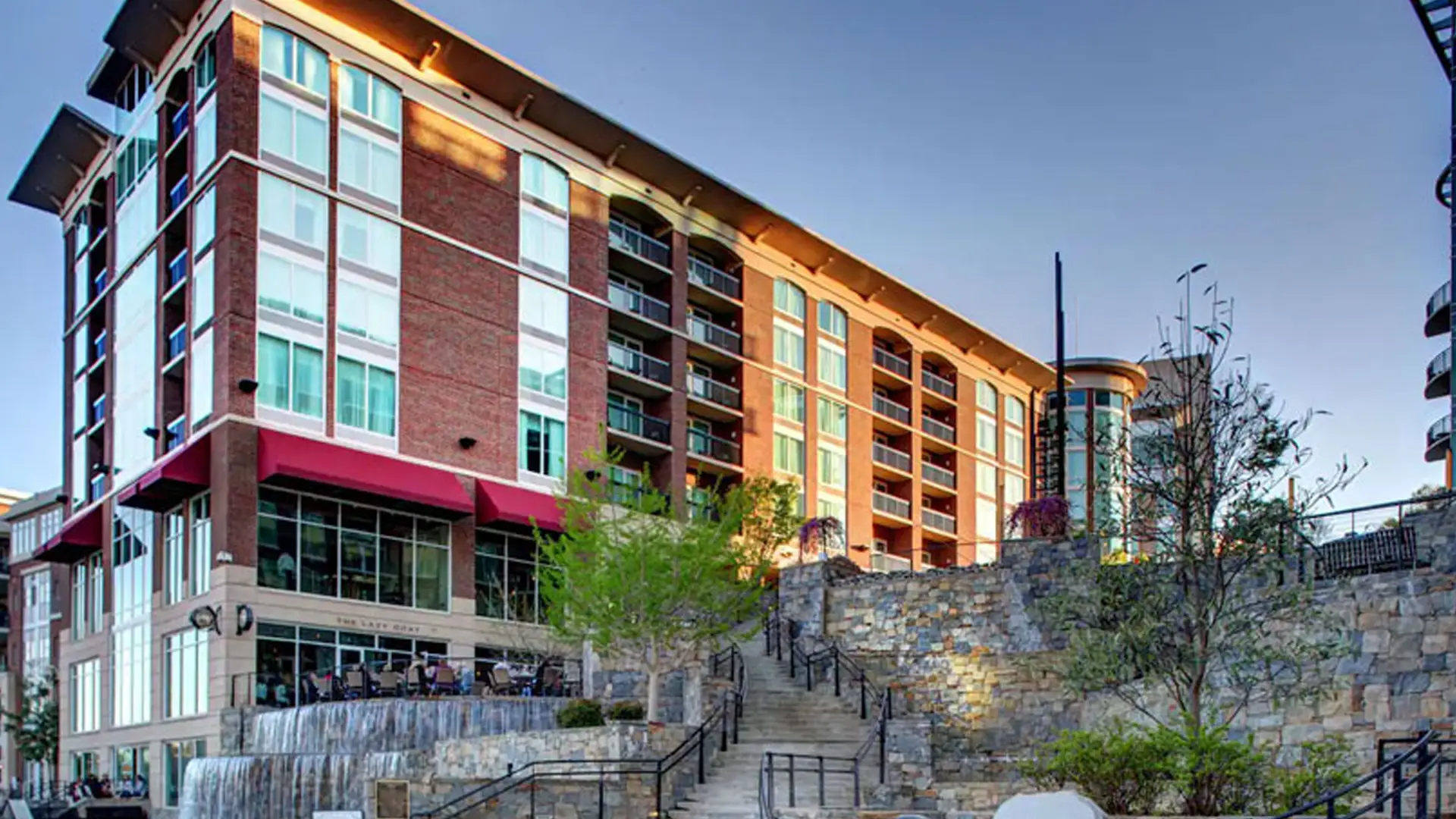 Hampton Inn Greenville Downtown Riverplace